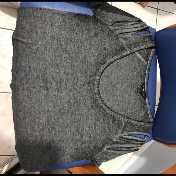 Rock & Republic women’s cutout scoopneck tee - Picture 10 of 11